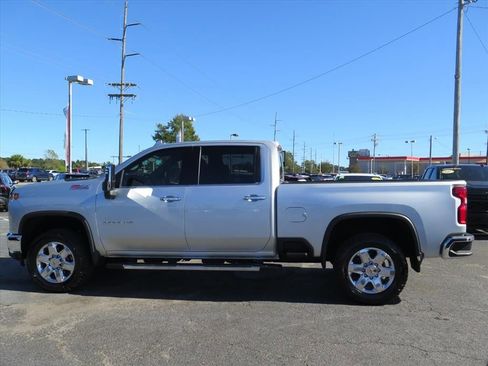 Used 2022 Chevrolet Silverado 2500 LTZ w/ LTZ Plus Package image 6