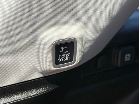 Used 2023 Jeep Grand Cherokee Limited AWD/4WD image 46