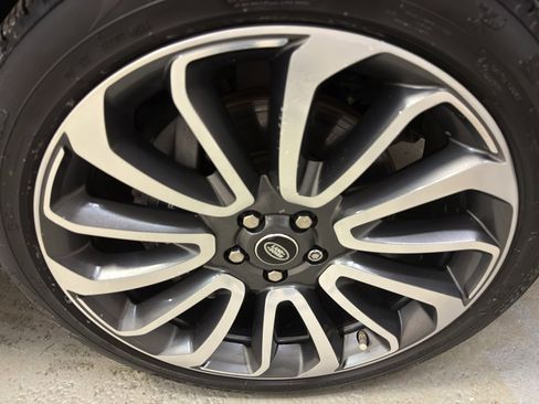 Used 2020 Land Rover Range Rover HSE image 38