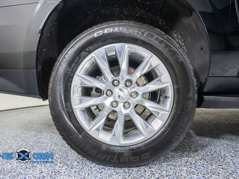Used 2023 Chevrolet Suburban Premier AWD/4WD image 45