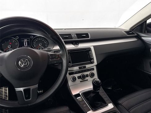 Used 2013 Volkswagen CC Sport image 29
