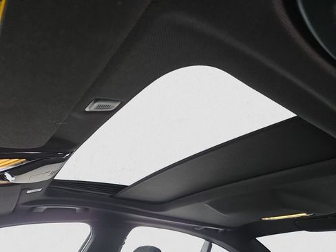 Used 2019 BMW 530e xDrive 530e xDrive iPerformance w/ Executive Package image 18