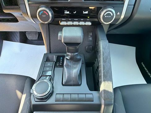 Used 2024 Toyota Tacoma SR AWD/4WD image 20