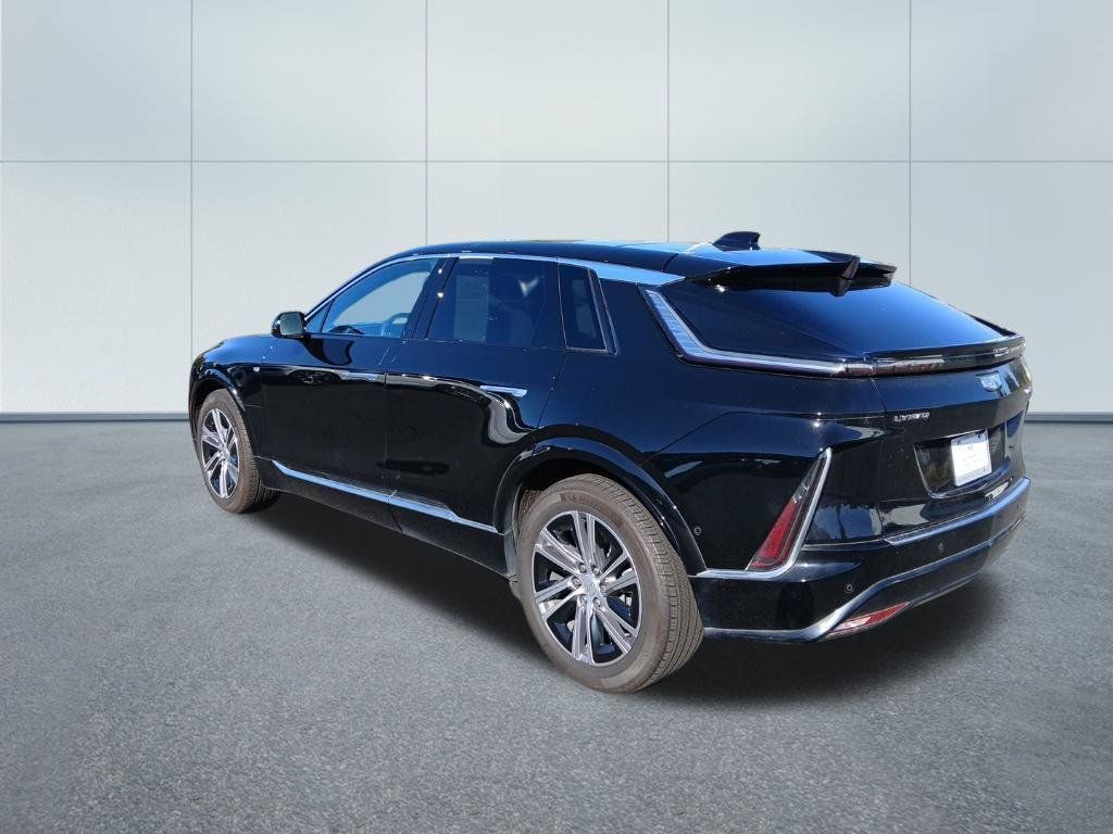 Certified 2024 Cadillac Lyriq Luxury AWD/4WD image 4