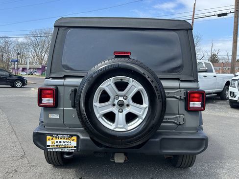 Used 2018 Jeep Wrangler Unlimited Sport S AWD/4WD image 5