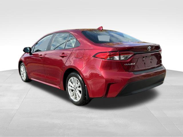 Used 2024 Toyota Corolla LE w/ LE Convenience Package FWD image 3
