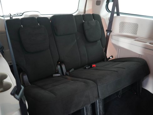 Used 2015 Dodge Grand Caravan SXT FWD image 15