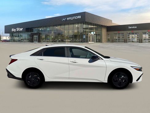 New 2026 Hyundai Elantra SEL Sport FWD image 9