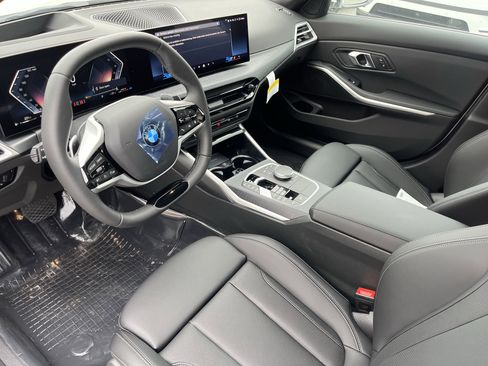 Certified 2025 BMW 330i xDrive 330i xDrive w/ Premium Package image 11