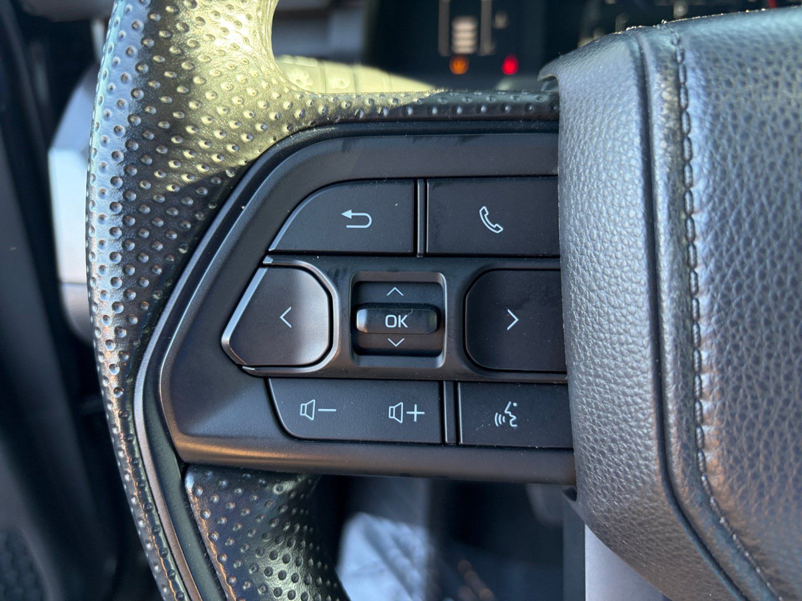 Used 2025 Toyota Tacoma SR5 AWD/4WD image 14