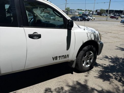 Used 2005 Nissan Titan XE AWD/4WD image 9