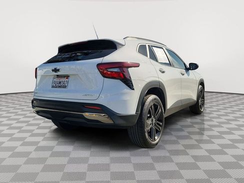 Used 2025 Chevrolet Trax ACTIV w/ Driver Confidence Package image 3