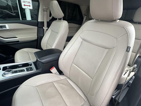 Used 2021 Ford Explorer Limited w/ Equipment Group 301A image 8