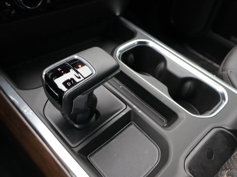 Used 2026 Chevrolet Silverado 1500 High Country AWD/4WD image 32