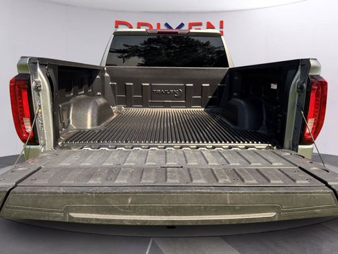 Used 2025 GMC Sierra 1500 SLT RWD image 29