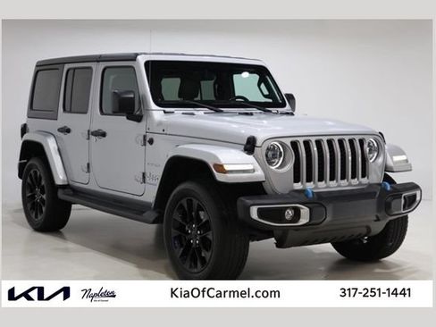 Used 2023 Jeep Wrangler Unlimited Sahara w/ Cold Weather Group AWD/4WD image 1