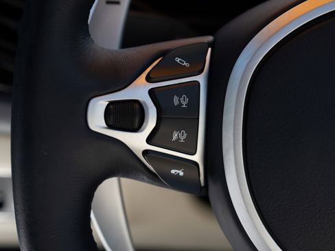 Used 2021 Aston Martin V8 Vantage Roadster RWD image 26