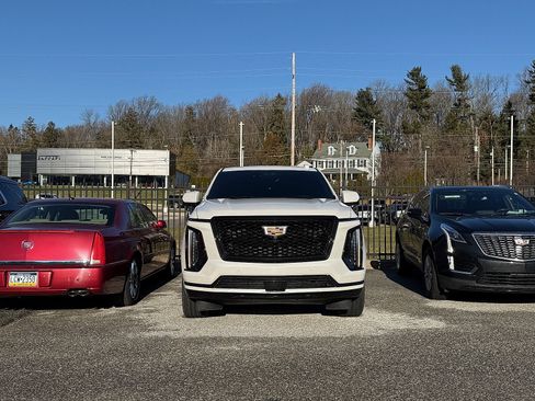 Certified 2025 Cadillac Escalade ESV Sport w/ Touring Package image 2