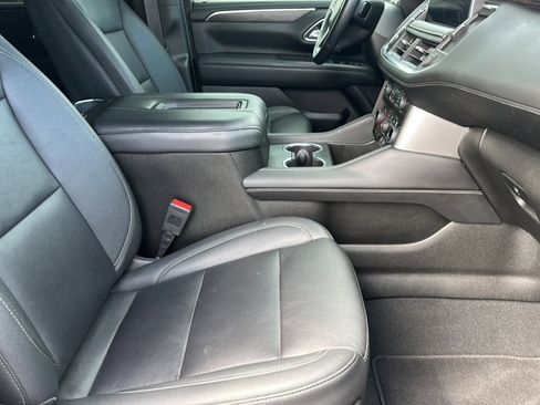 Used 2024 Chevrolet Tahoe LT w/ LT Signature Package RWD image 25