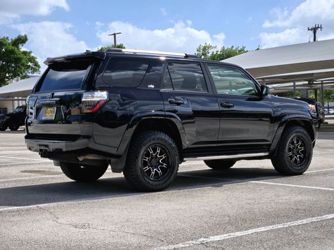 Used 2019 Toyota 4Runner SR5 AWD/4WD image 3