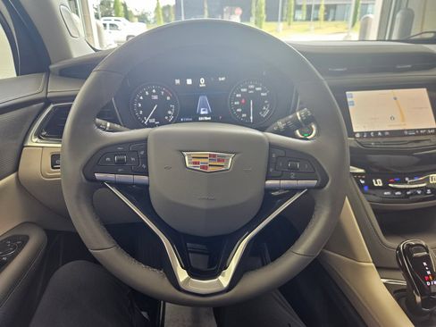 Used 2024 Cadillac XT6 Premium Luxury w/ Technology Package AWD/4WD image 20