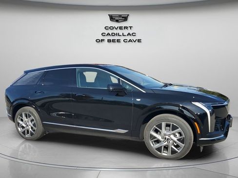 New 2026 Cadillac Optiq Luxury 1 image 12