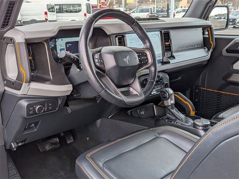 Used 2022 Ford Bronco Badlands image 10