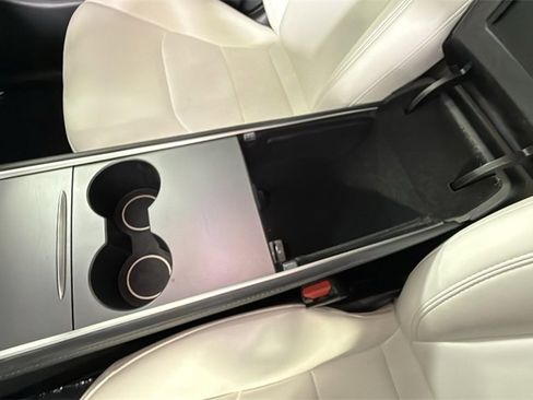 Used 2022 Tesla Model Y Performance image 31