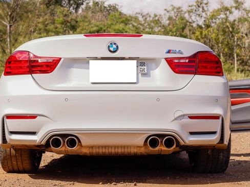 Used 2015 BMW M4 Convertible image 18