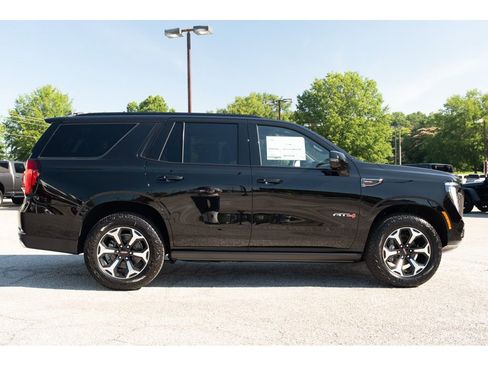New 2026 GMC Yukon AT4 w/ AT4 Premium Plus Package AWD/4WD image 9