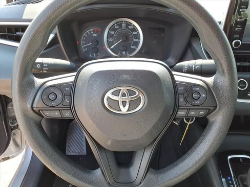 Used 2020 Toyota Corolla LE FWD image 21