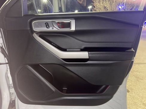 Used 2023 Ford Explorer Limited image 25