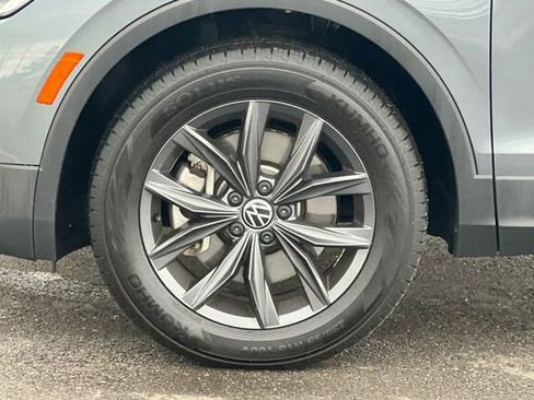Certified 2022 Volkswagen Tiguan SE image 24