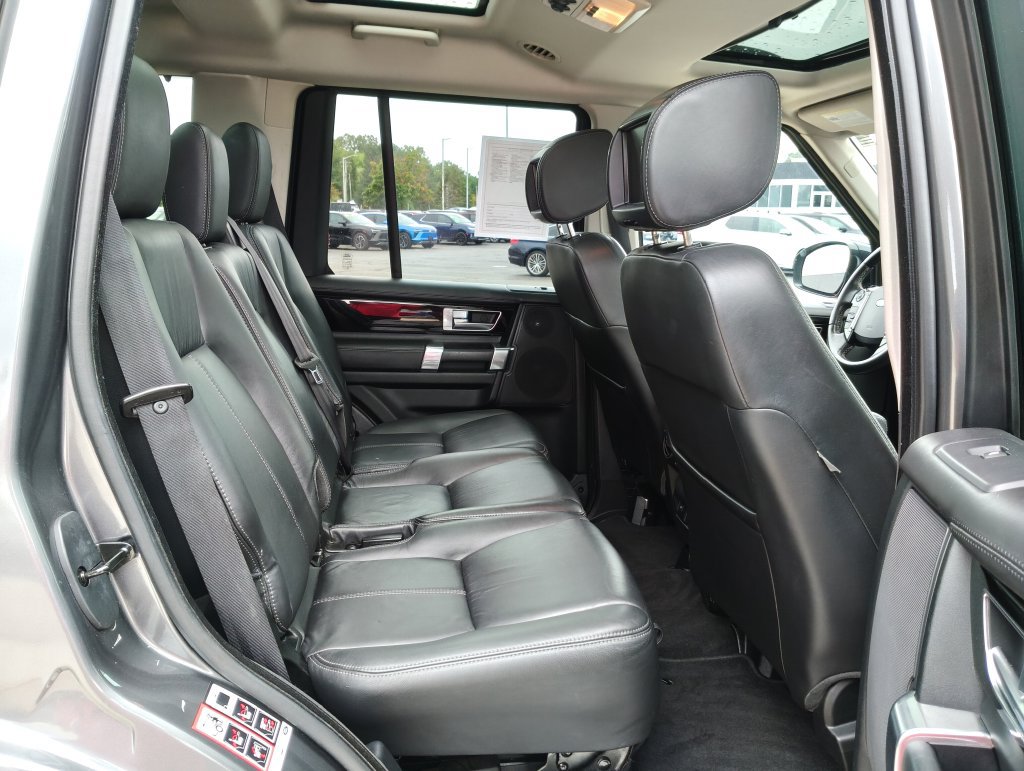 Used 2016 Land Rover LR4 HSE LUX AWD/4WD image 24