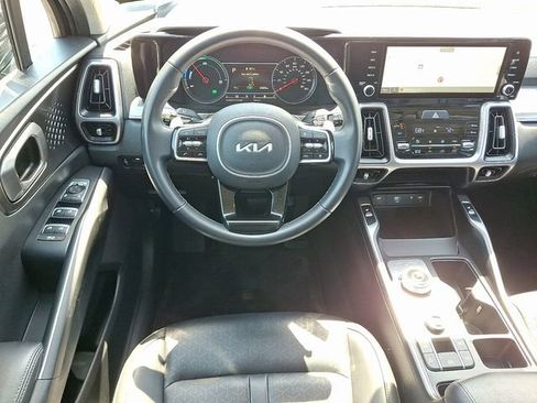 Used 2023 Kia Sorento EX AWD/4WD image 11