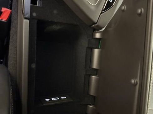 Used 2023 Chevrolet Corvette Stingray Coupe w/ Z51 Performance Package image 26