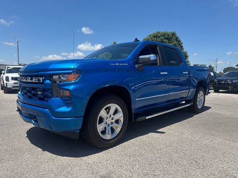 Used 2024 Chevrolet Silverado 1500 Custom AWD/4WD image 2