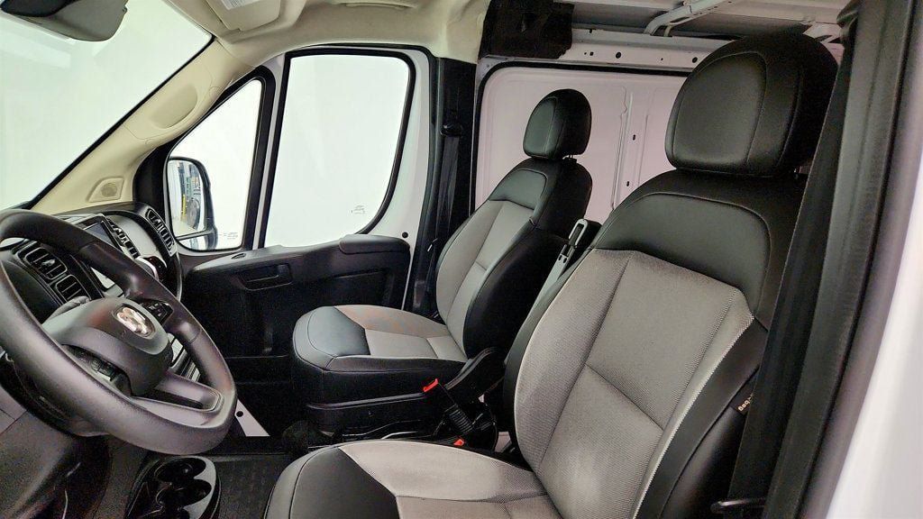 Used 2025 RAM ProMaster 2500 w/ Convenience Group FWD image 18
