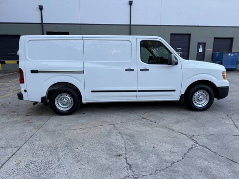 Used 2019 Nissan NV 2500 S image 7