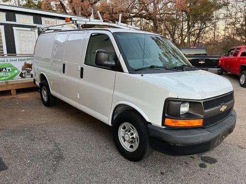 Used 2015 Chevrolet Express 2500 RWD image 3