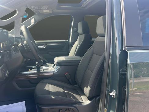 Used 2026 Chevrolet Silverado 1500 LT Trail Boss w/ Convenience Package II AWD/4WD image 16