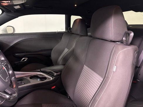 Used 2022 Dodge Challenger GT RWD image 25
