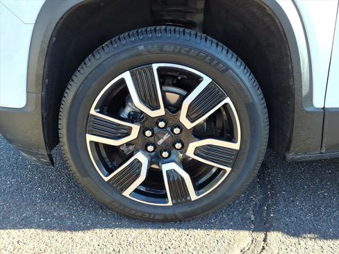 Used 2021 GMC Acadia SLE w/ Driver Convenience Package image 9