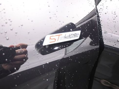 Used 2025 Ford Explorer ST-Line w/ Premium Package image 28