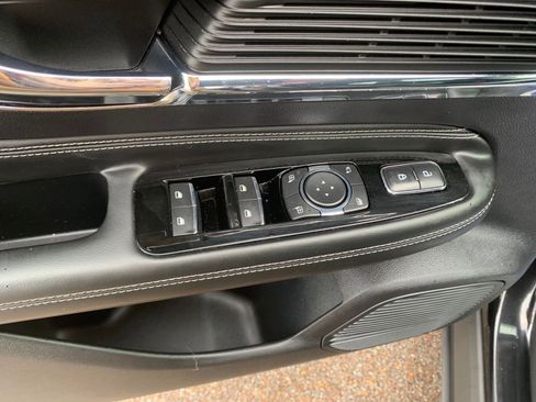 Used 2021 Lincoln Corsair AWD w/ Rear Removable Package Tray image 13