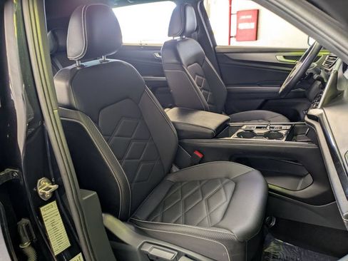 Used 2025 Volkswagen Atlas Cross Sport SE AWD/4WD image 27