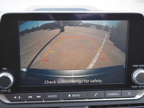 Used 2025 Nissan Altima 2.5 SV image 5