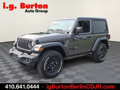 Used 2025 Jeep Wrangler Sport AWD/4WD image 3