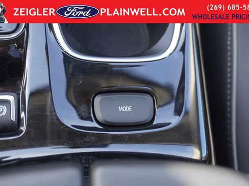 Used 2023 Buick Envision Avenir image 28