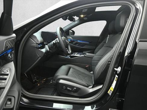 Used 2024 BMW i5 M60 w/ Premium Package AWD/4WD image 9